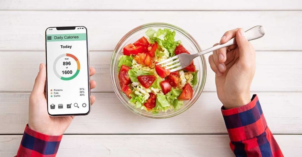 How can you keep track of your progress with Bloom Nutrition?
